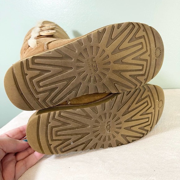 UGG Bailey Button Triplet II Boot Women's Size 5 - Picture 3 of 13